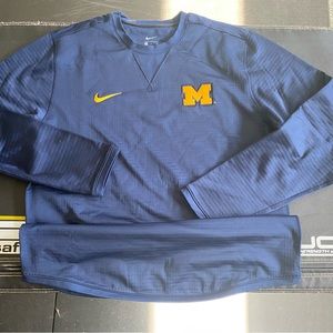 Official Michigan Wolverines LS Nike sweatshirt. Size Mens Large.